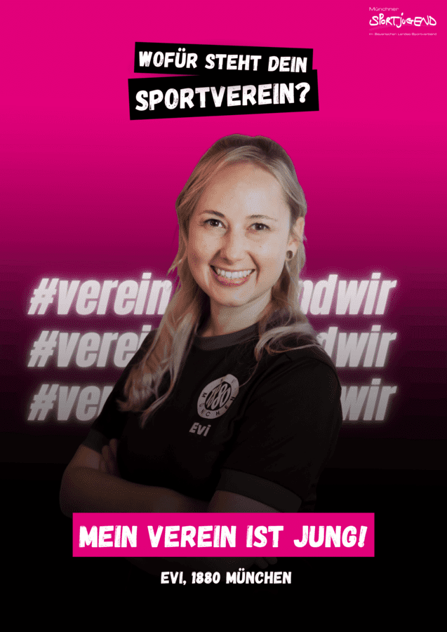 Portr&auml;t einer l&auml;chelnden Frau mit langen Haaren, T-Shirt mit Vereinslogo, Hintergrund in Pink mit Slogan und Hashtags.